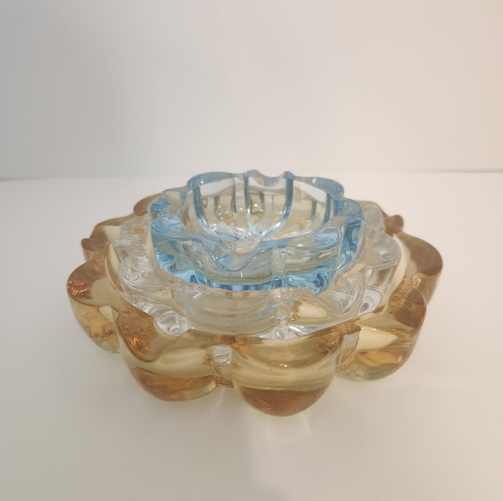 MCM set of 3 nesting ash trays/trinket dishes. Vintage